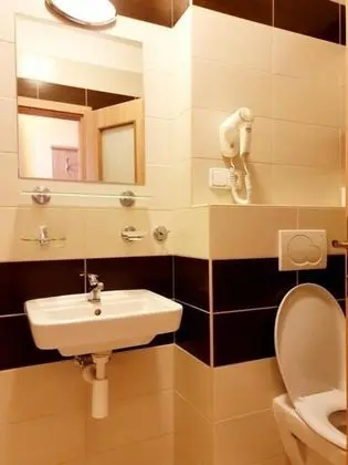 Comfort Tek Büyük veya İki Ayrı Yataklı Oda