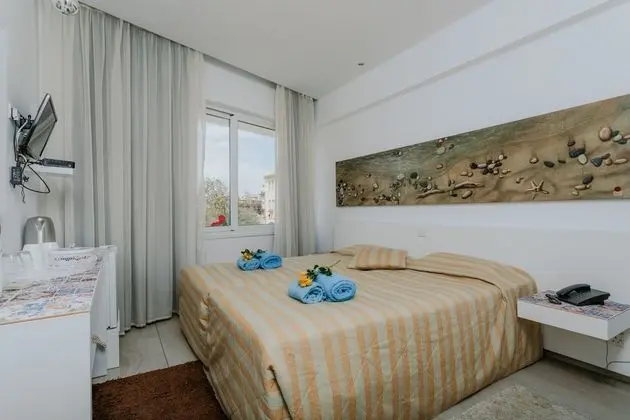 Tek Büyük veya İki Ayrı Yataklı Oda, Şehir Manzaralı (Window)