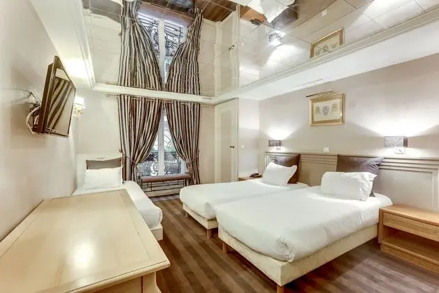 Üç Kişilik Oda, 3 Tek Kişilik Yatak