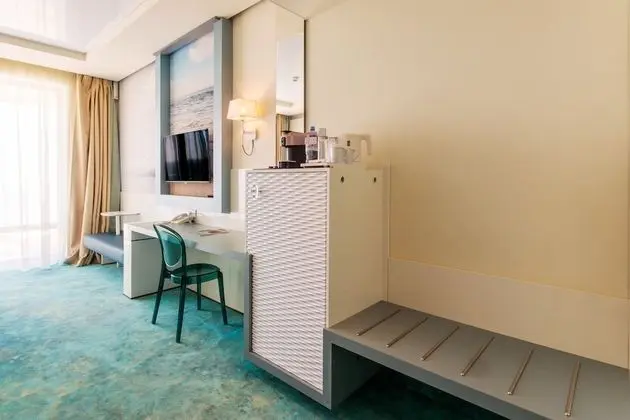 Deluxe Tek Büyük Yataklı Oda, Teras, Deniz Manzaralı