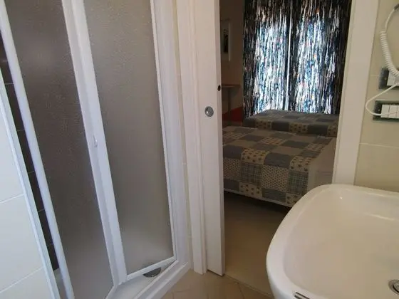 Tek Büyük Yataklı Oda, Havuz Manzaralı (Desiderio)