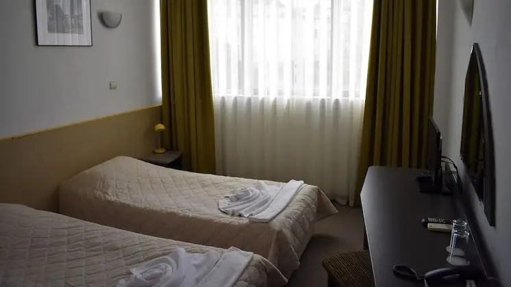 Tek Büyük veya İki Ayrı Yataklı Oda, Sigara İçilmez