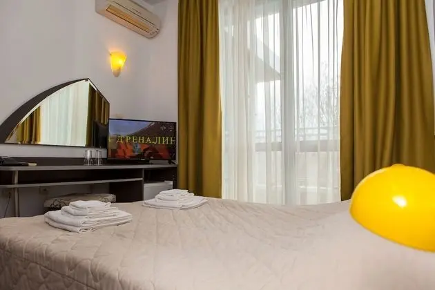 Tek Büyük veya İki Ayrı Yataklı Oda, Sigara İçilmez