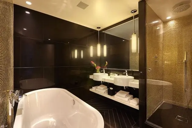 Suite and Balcony