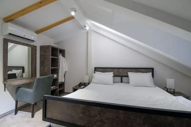Deluxe Tek Büyük Yataklı Oda, 1 Büyük (Queen) Boy Yatak, Balkon, Şehir Manzaralı
