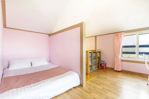 Dubleks (Pink Topaz, Max 5 People)