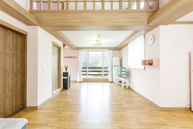 Dubleks (Pink Topaz, Max 5 People)