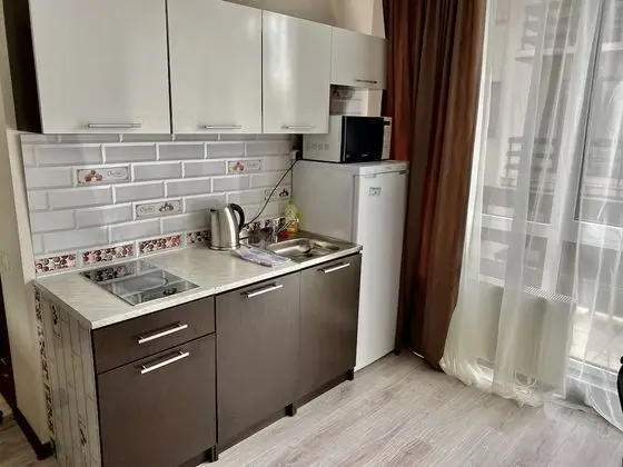 Superior Stüdyo, Küçük Mutfak