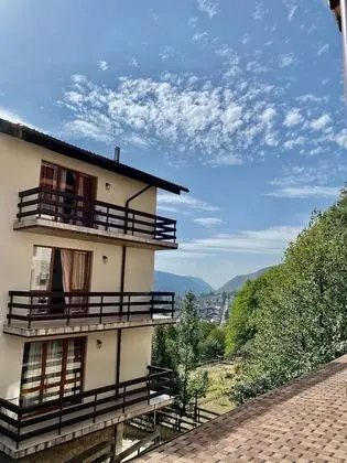 Superior Stüdyo, Küçük Mutfak