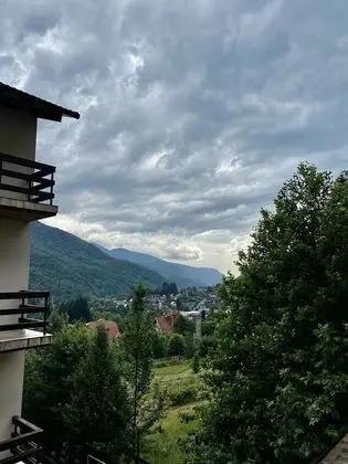 Superior Stüdyo, Küçük Mutfak
