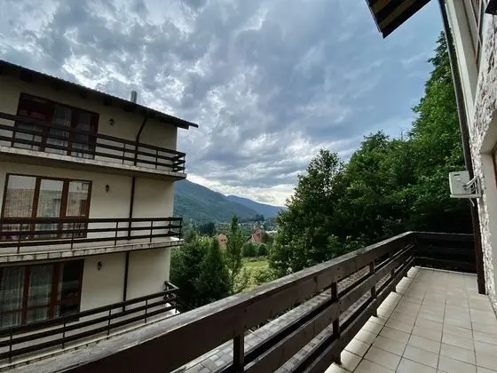 Superior Stüdyo, Küçük Mutfak