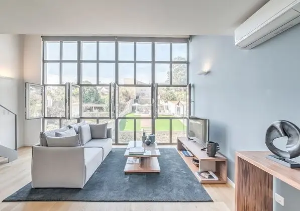 Deluxe Çatı Katı (Loft), 1 Büyük (Queen) Boy Yatak, Havuz Kullanımı, Bahçe Manzaralı (Duplex)