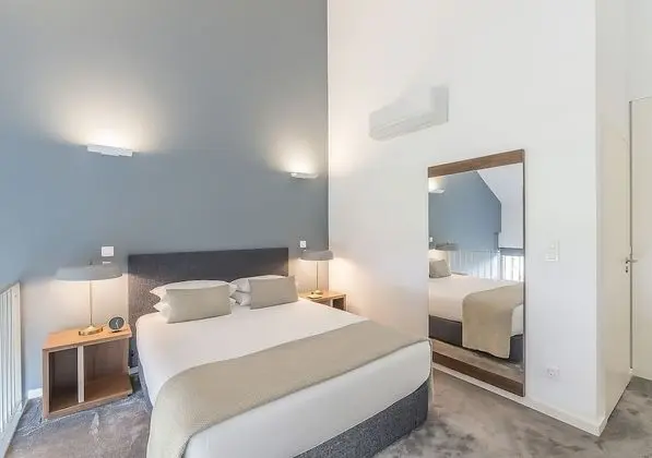 Deluxe Çatı Katı (Loft), 1 Büyük (Queen) Boy Yatak, Havuz Kullanımı, Bahçe Manzaralı (Duplex)