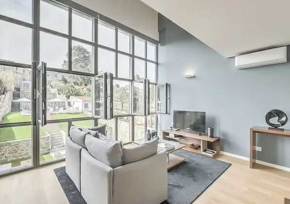Deluxe Çatı Katı (Loft), 1 Büyük (Queen) Boy Yatak, Havuz Kullanımı, Bahçe Manzaralı (Duplex)