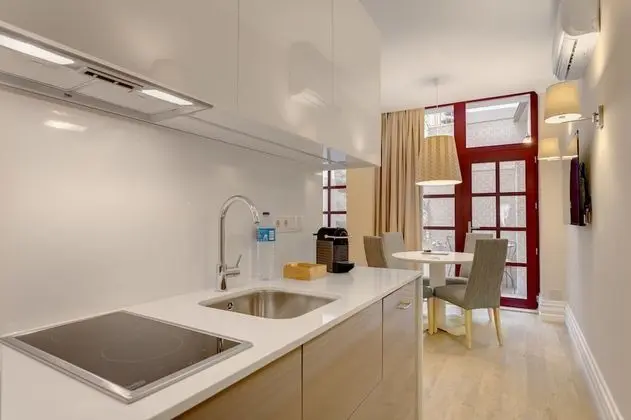 Stüdyo, Teras (Groundfloor)