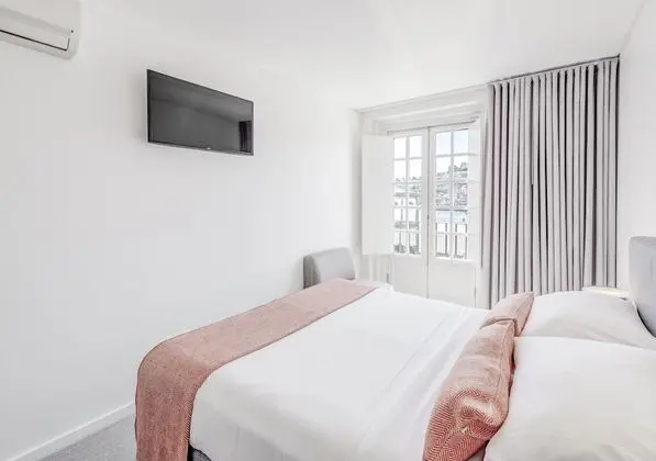 Standard Tek Büyük Yataklı Oda, Balkon, Nehir Manzaralı