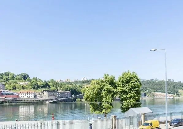 Standard Tek Büyük Yataklı Oda, Balkon, Nehir Manzaralı