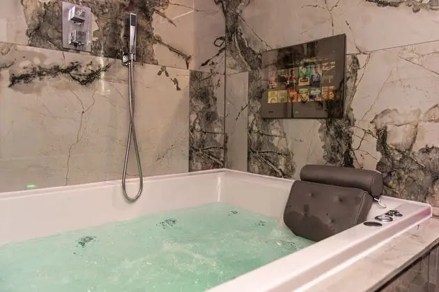Deluxe Apart Daire, Engellilere Uygun, Özel Banyo (Jacuzzi)