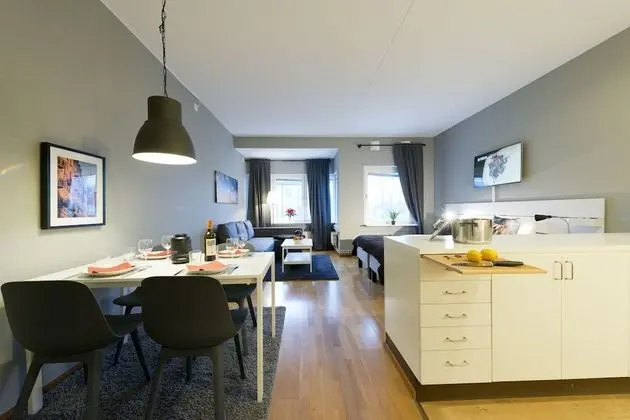 Studio Large