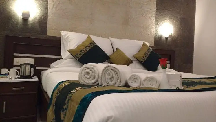 Standard Tek Büyük Yataklı Oda