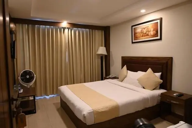 Deluxe Tek Büyük Yataklı Oda