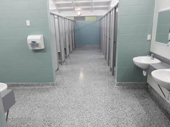 Kulübe, Ortak Banyo (1 Double & 1 Tri-Bunk)