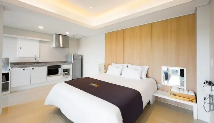 Villa (Pool / Type #1 Over base 2 pax, EPF)