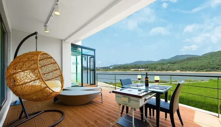 Villa (Pool / Type #1 Over base 2 pax, EPF)