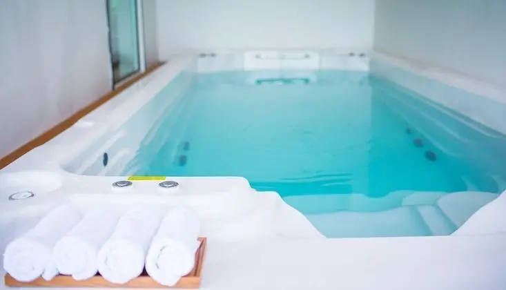 Villa (Pool / Type #1 Over base 2 pax, EPF)