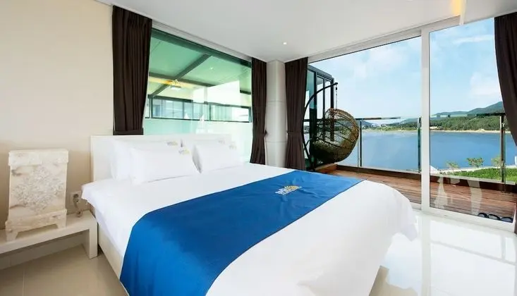 Villa (Pool / Type #2 Over base 2 pax, EPF)