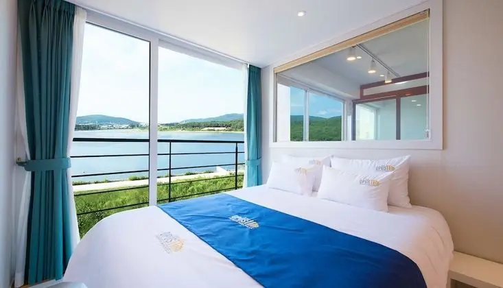 Villa (Pool / Type #2 Over base 2 pax, EPF)