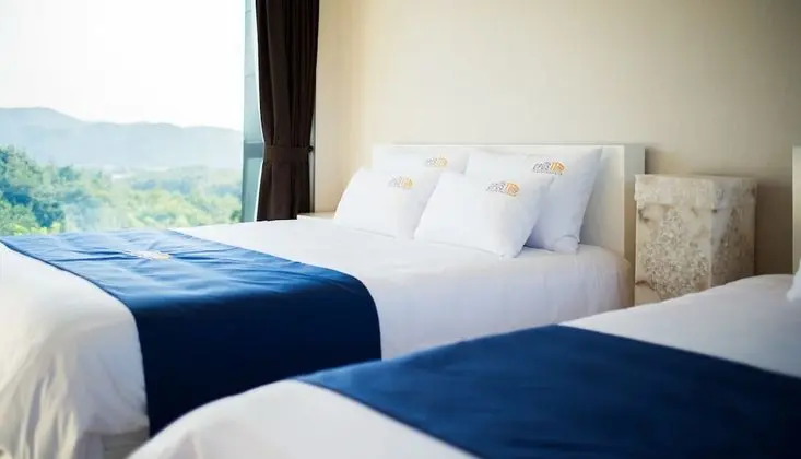 Villa (Pool / Type #2 Over base 2 pax, EPF)