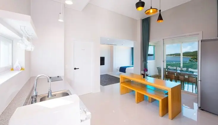 Villa (Pool / Type #2 Over base 2 pax, EPF)