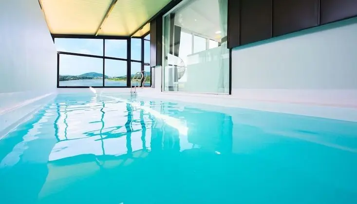 Villa (Pool / Type #2 Over base 2 pax, EPF)