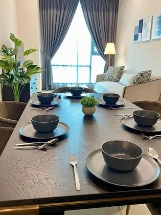 Odada yemek servisi