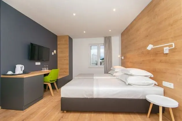 Deluxe Tek Büyük veya İki Ayrı Yataklı Oda, 1 Çift Kişilik veya 2 Tek Kişilik Yatak, Denize Bakan