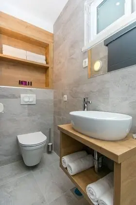 Deluxe Tek Büyük veya İki Ayrı Yataklı Oda, 1 Çift Kişilik veya 2 Tek Kişilik Yatak, Denize Bakan