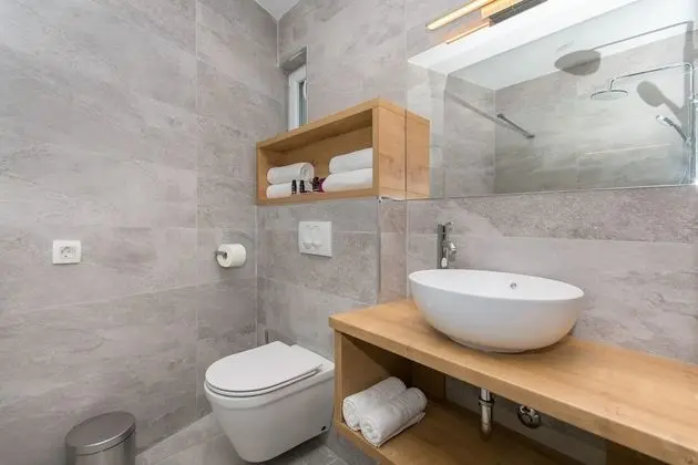 Deluxe Tek Büyük veya İki Ayrı Yataklı Oda, 1 Çift Kişilik veya 2 Tek Kişilik Yatak, Denize Bakan