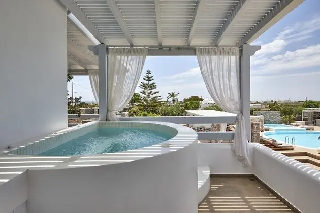 Honeymoon Süit (with Private Outdoor Jacuzzi)