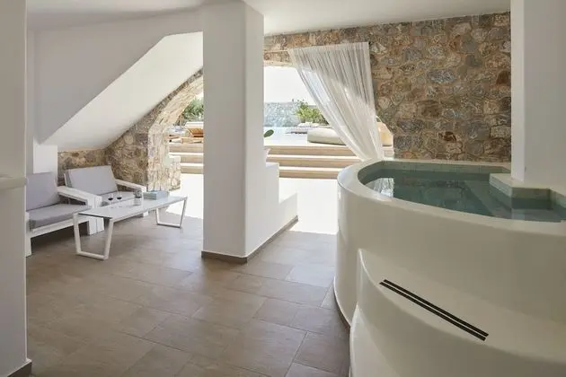 Superior Süit (with Private Outdoor Jacuzzi)
