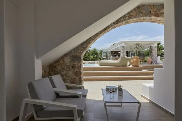 Superior Süit (with Private Outdoor Jacuzzi)
