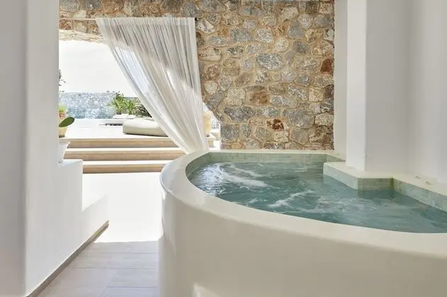 Superior Süit (with Private Outdoor Jacuzzi)