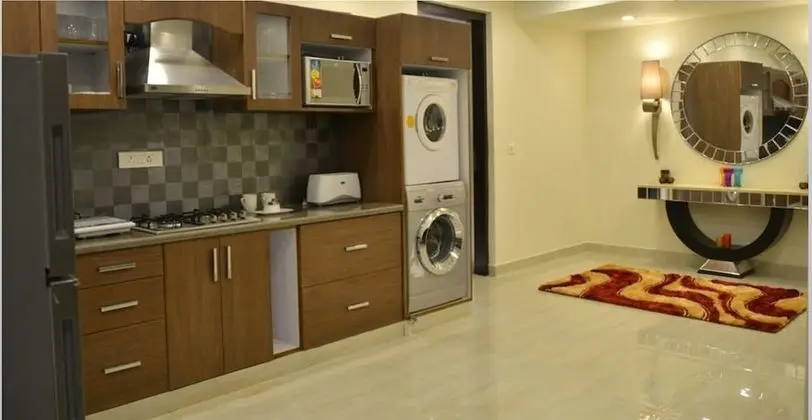 Luxury Apart Daire, 2 Yatak Odası, Mutfak, Havuz Manzaralı