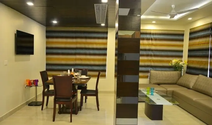 Luxury Apart Daire, 2 Yatak Odası, Mutfak, Havuz Manzaralı