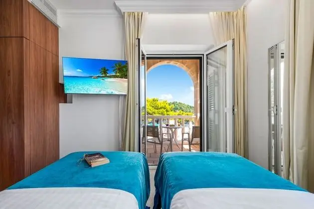 Family Room with Sea View