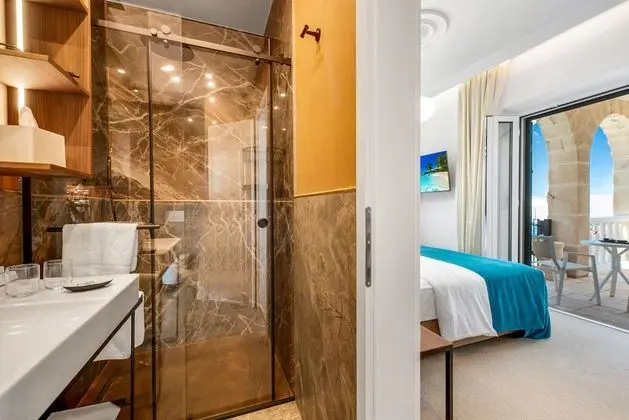 Family Room with Sea View