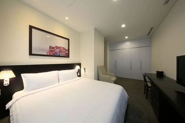 2-Bedroom Deluxe Apartment with Kitchen:Extra person (over 6-year-old) will be charged upon check-in