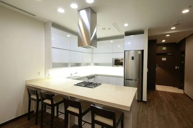 2-Bedroom Premiere Apartment with Kitchen:Extra person(over 6-year-old)will be charged upon check-in