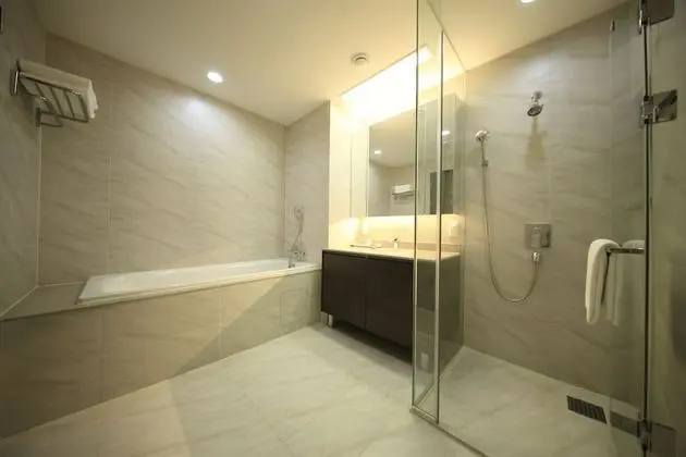 2-Bedroom Premiere Apartment with Kitchen:Extra person(over 6-year-old)will be charged upon check-in