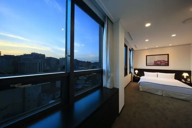 4-Bedroom Apartment with Kitchen:Extra person (over 6-year-old) will be charged upon check-in